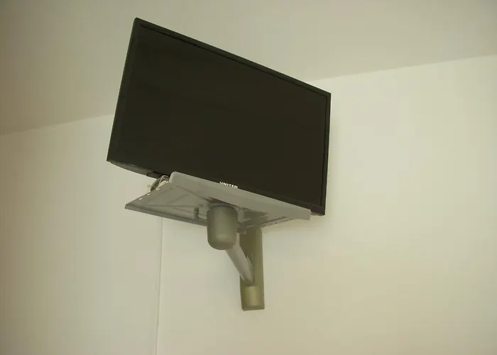 Rossi فندق تّشيرفييا