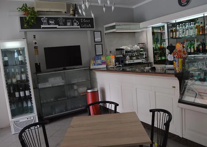 Rossi فندق تّشيرفييا